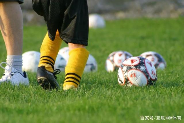 国足攻击端人员储备充足 教练组选用新人须谨慎